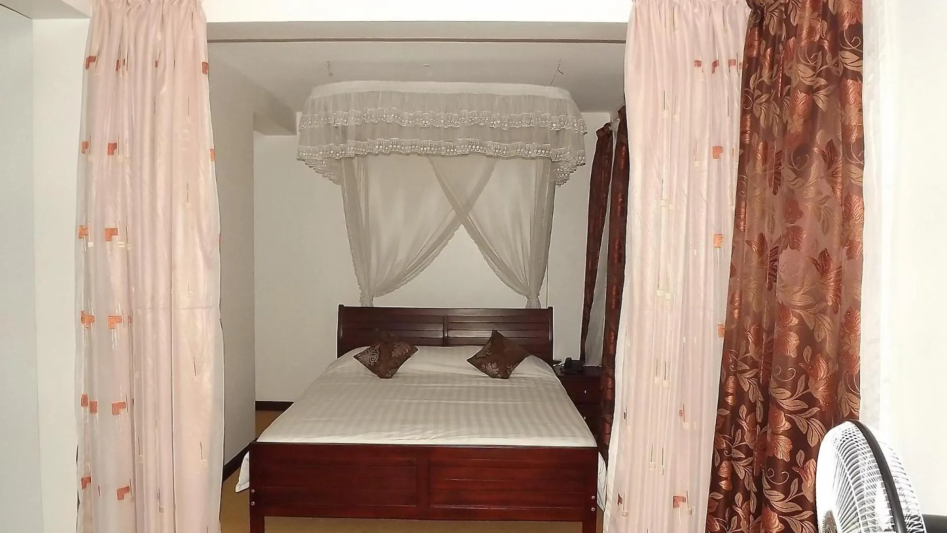 Sheron Hotel Kampala 2*,  Uganda
